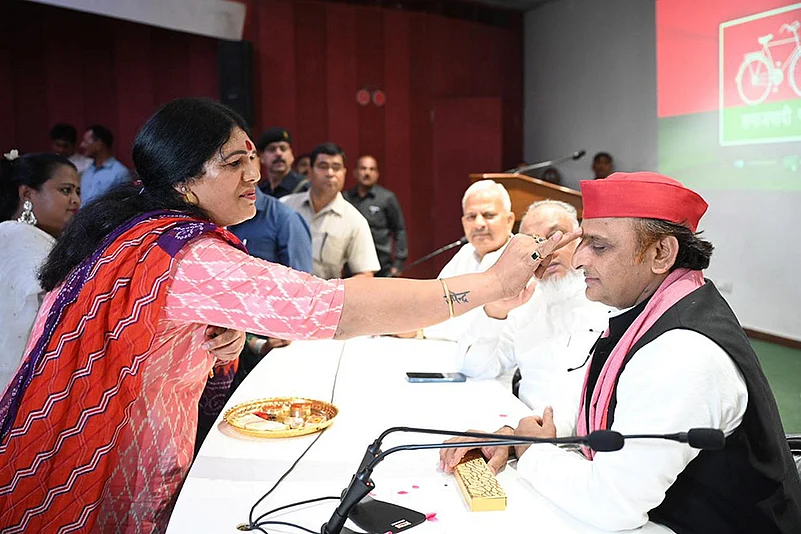 Raksha Bandhan celebration 2024_ SP President Akhilesh Yadav being greeted during Rakhi celebration