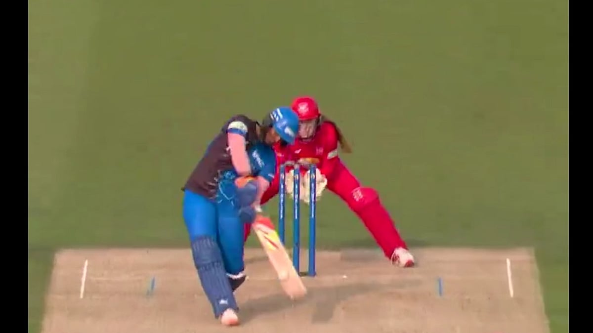 Deepti Sharma hits a six to win the Hundred final for London Spirit