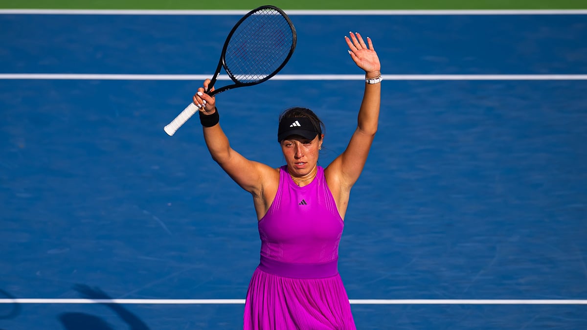 Jessica Pegula waves to the crowd at the Cincinnati Open.