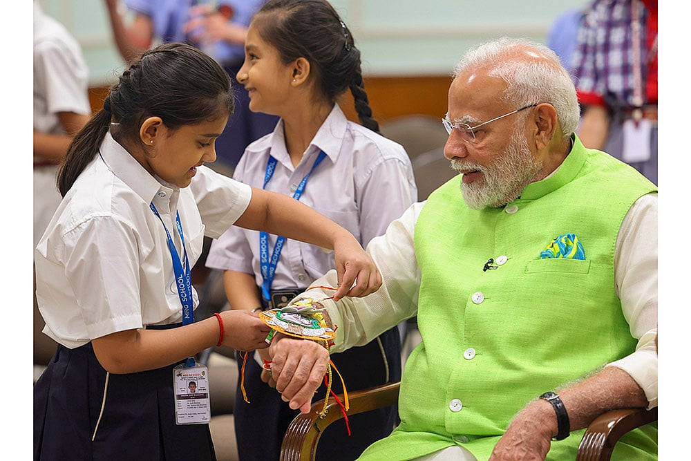 Raksha Bandhan celebration 2024_PM Modi during Rakhi celebration with school children in Delhi