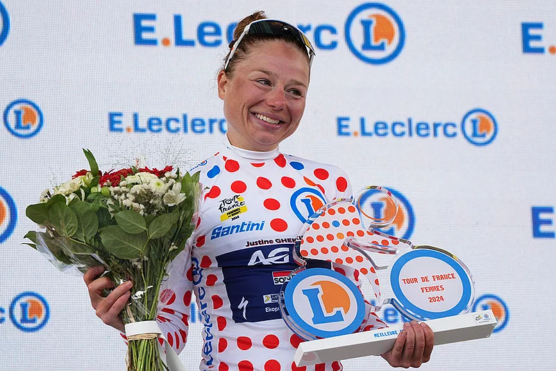 2024 Cycling Tour de France Women cycling race eighth stage_5