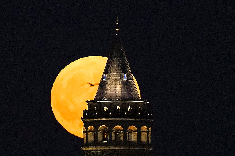 2024 August Full supermoon in Turkey