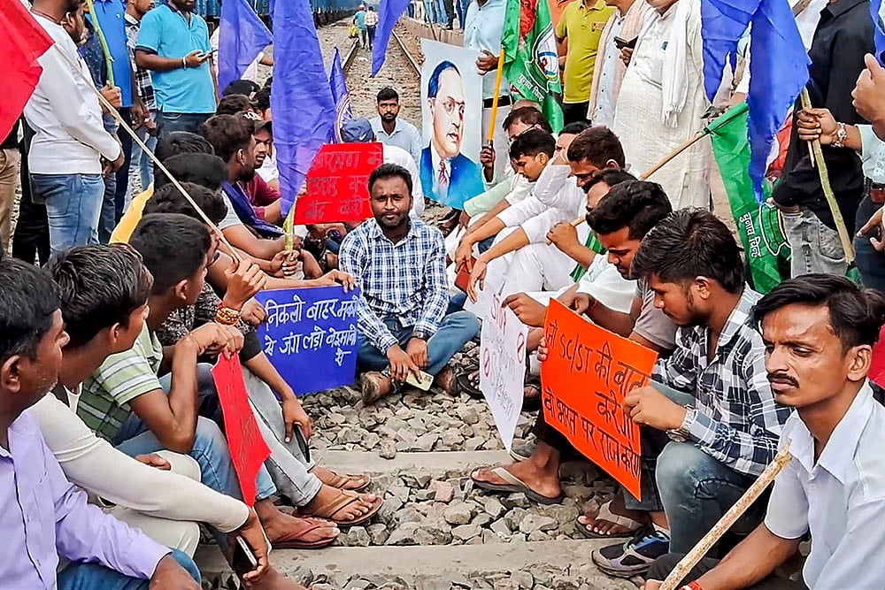 Bharat Bandh called by SC/ST organisations over reservation issue_Bhim Army supporters protest