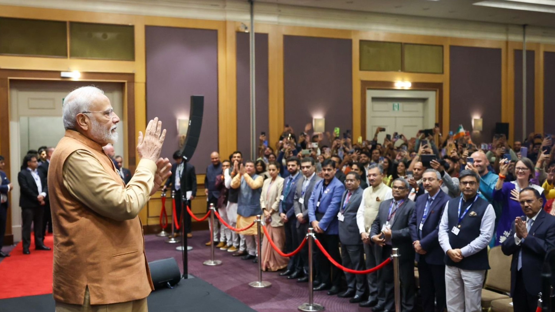 Modis Address To Indian Community In Poland 