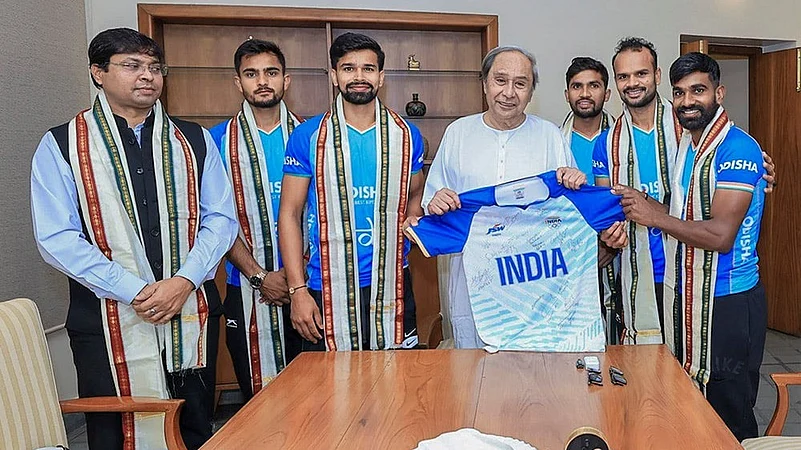 BJD-chief-Naveen-Patnaik-meets- Paris-Olympics-2024’s-bronze-medalist-mens-hockey-team