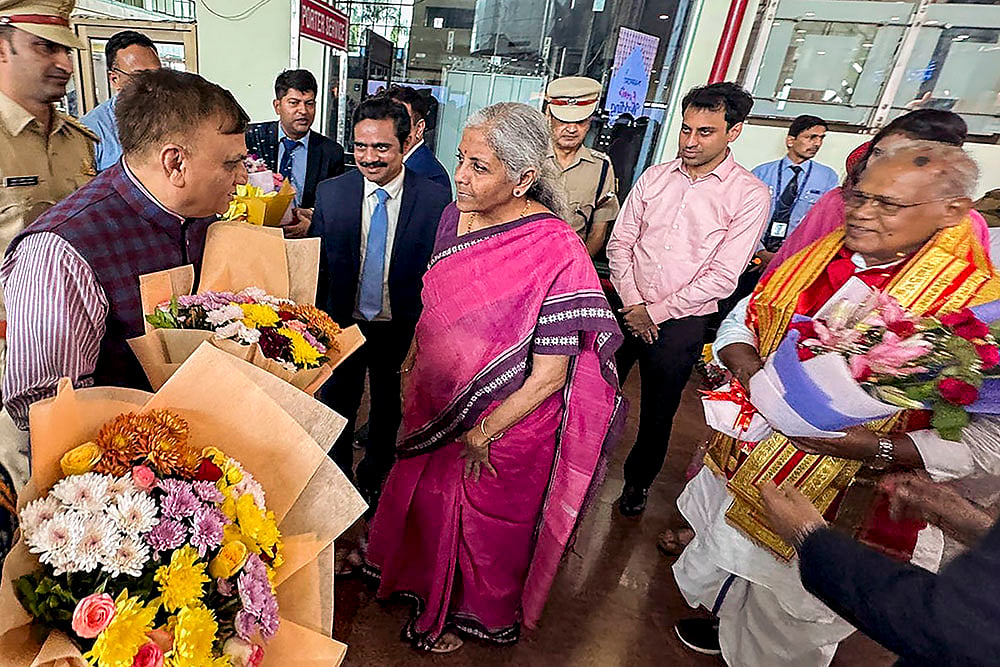 Nirmala Sitharaman being welcomed by BJP leaders in Udaipur