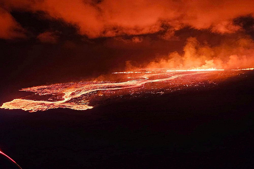 Iceland Volcano Eruption_Iceland Svartsengi Volcanic System Fissure Erupts_5