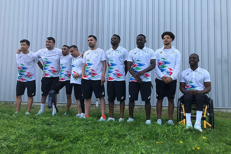 Paris Paralympics Refugee Team_Refugee Paralympic Team pose at a training camp