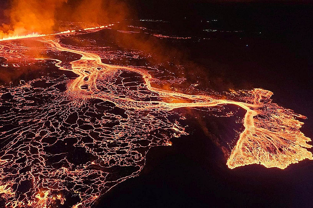 Iceland Volcano Eruption_Iceland Svartsengi Volcanic System Fissure Erupts_4
