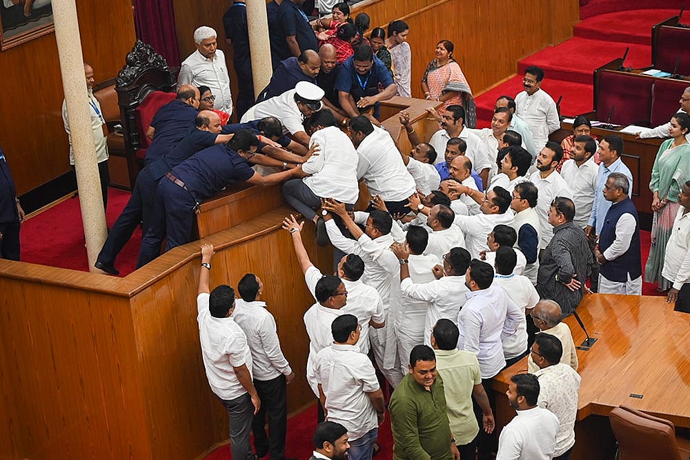 MLAs protest in Odisha Assembly