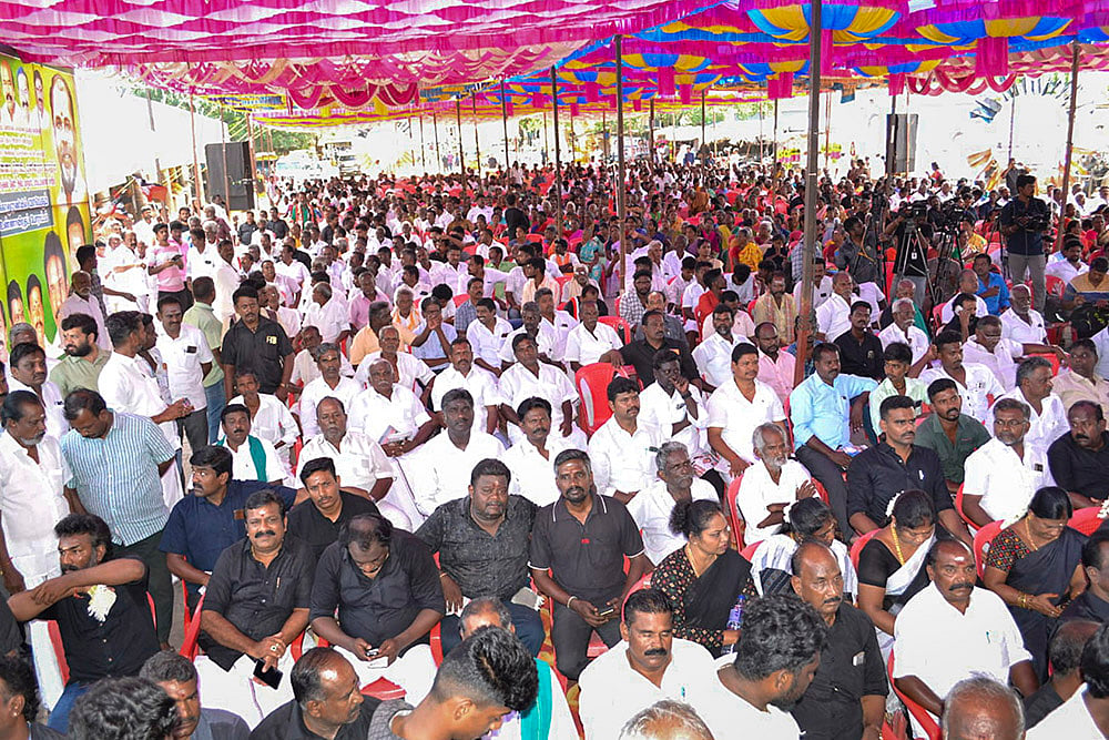 AIADMK protest in Madurai against the closure of Kallar Reclamation schools