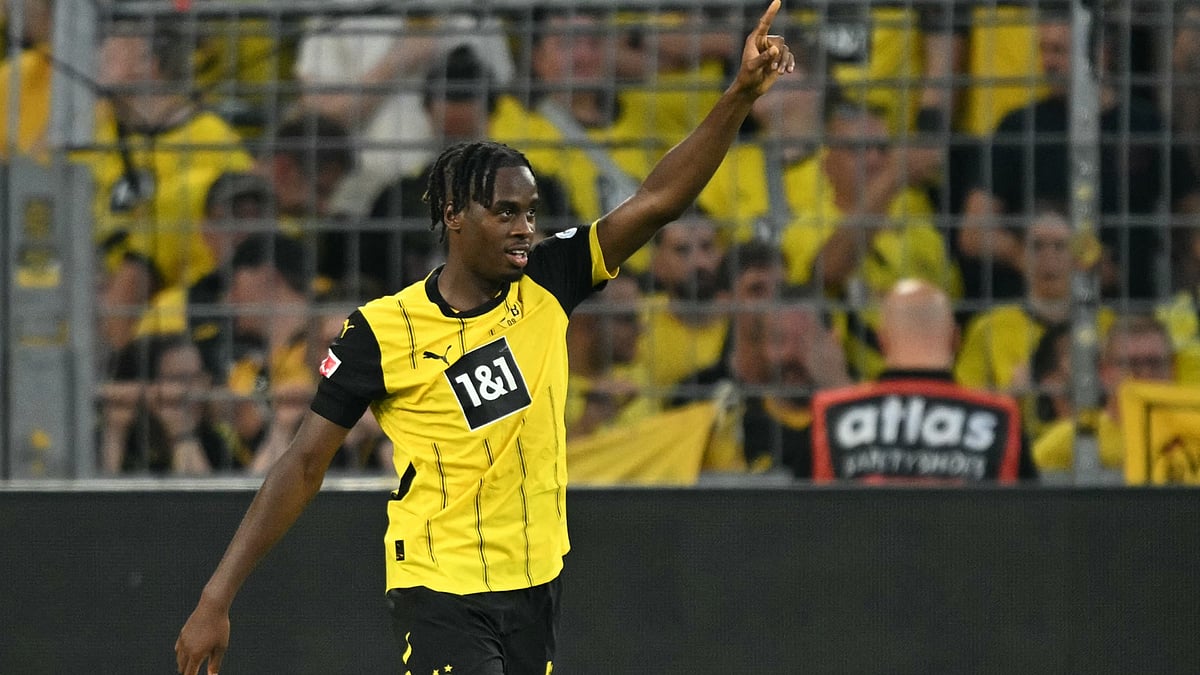 Jamie-Gittens-football-bundesliga