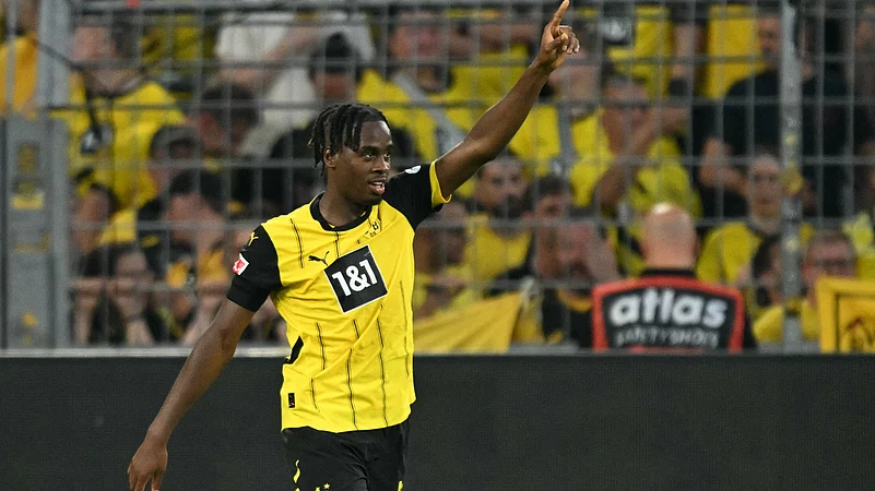 Jamie-Gittens-football-bundesliga