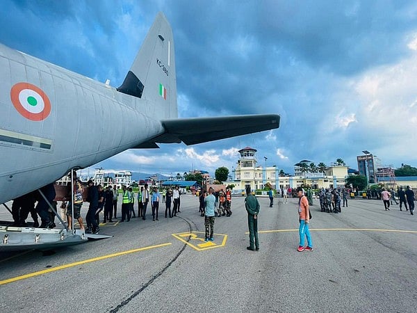 X/@ANI : Special IAF aircraft that brought the mortal remains home | 