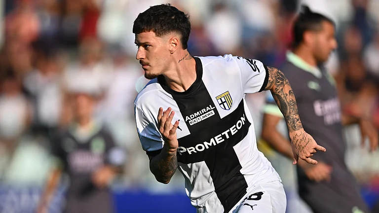 Man celebrates for Parma - null