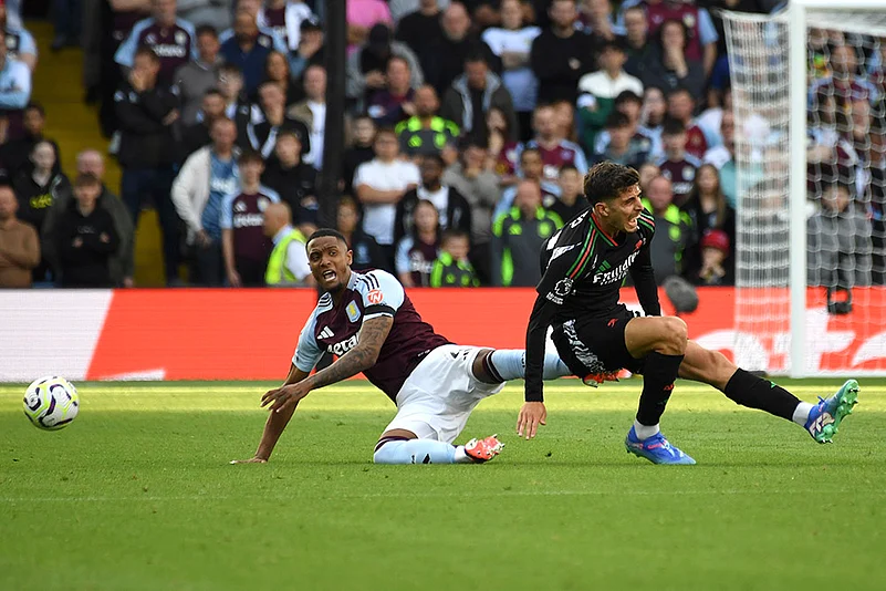Britain Soccer Premier League_Arsenal Vs Aston Villa_6