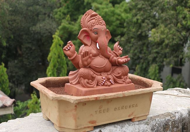 Tree Ganesha Idol