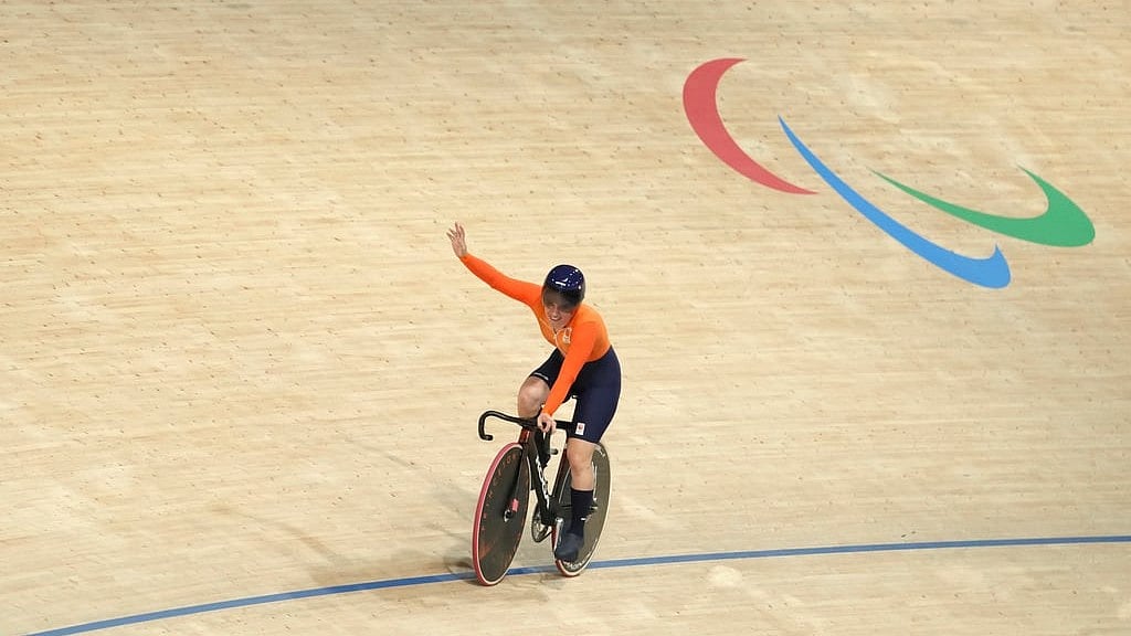 Netherlands' Caroline Groot reacts as she wins the gold medal in the Women's C4-5 500m Time Trial final Thursday, Aug. 29, 2024 in Saint-Quentin-en-Yvelines, outside Paris.  - AP