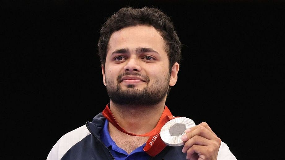 X/JesuisShyam : India's silver medallist Manish Narwal.