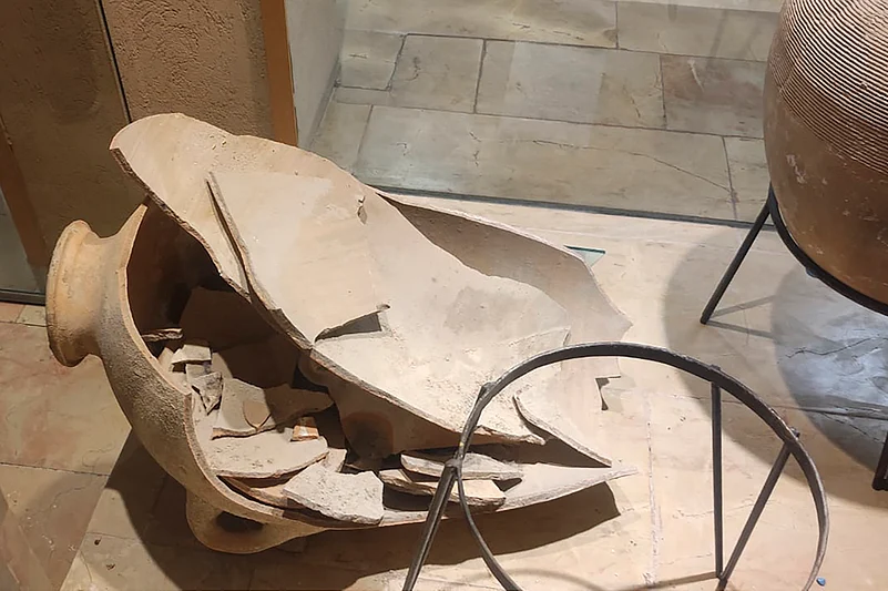 Israel museum jar