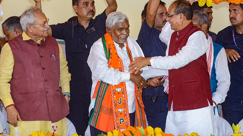 Champai Soren Union Minister Shivraj Singh Chouhan BJP