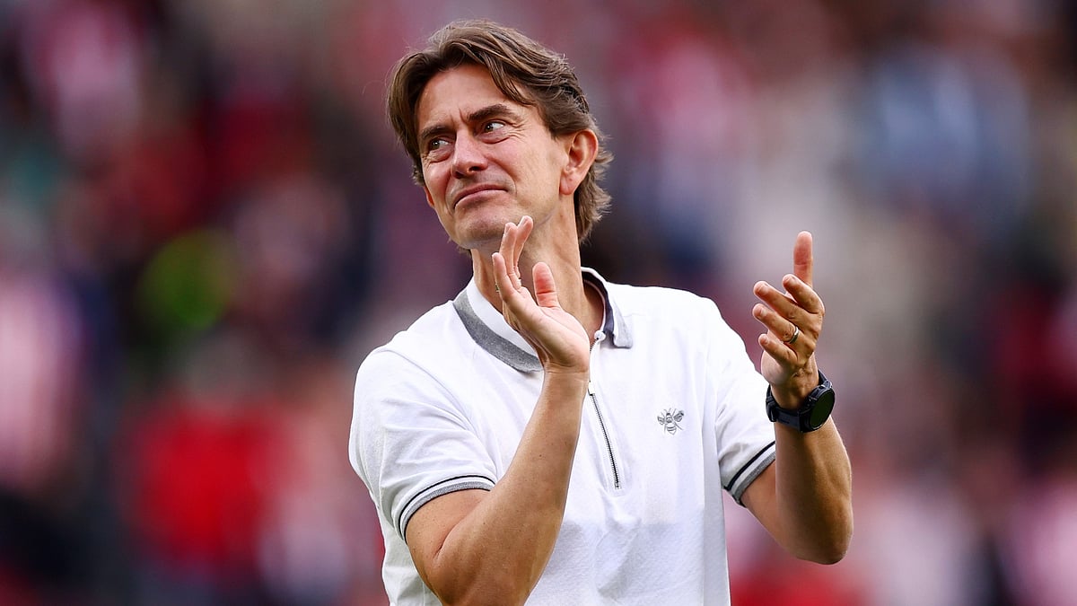 Thomas Frank applauds the Brentford supporters after their 3-1 win over Southampton