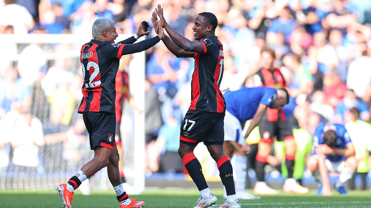 Sinisterra (right) celebrates Bournemouth's winner. - null