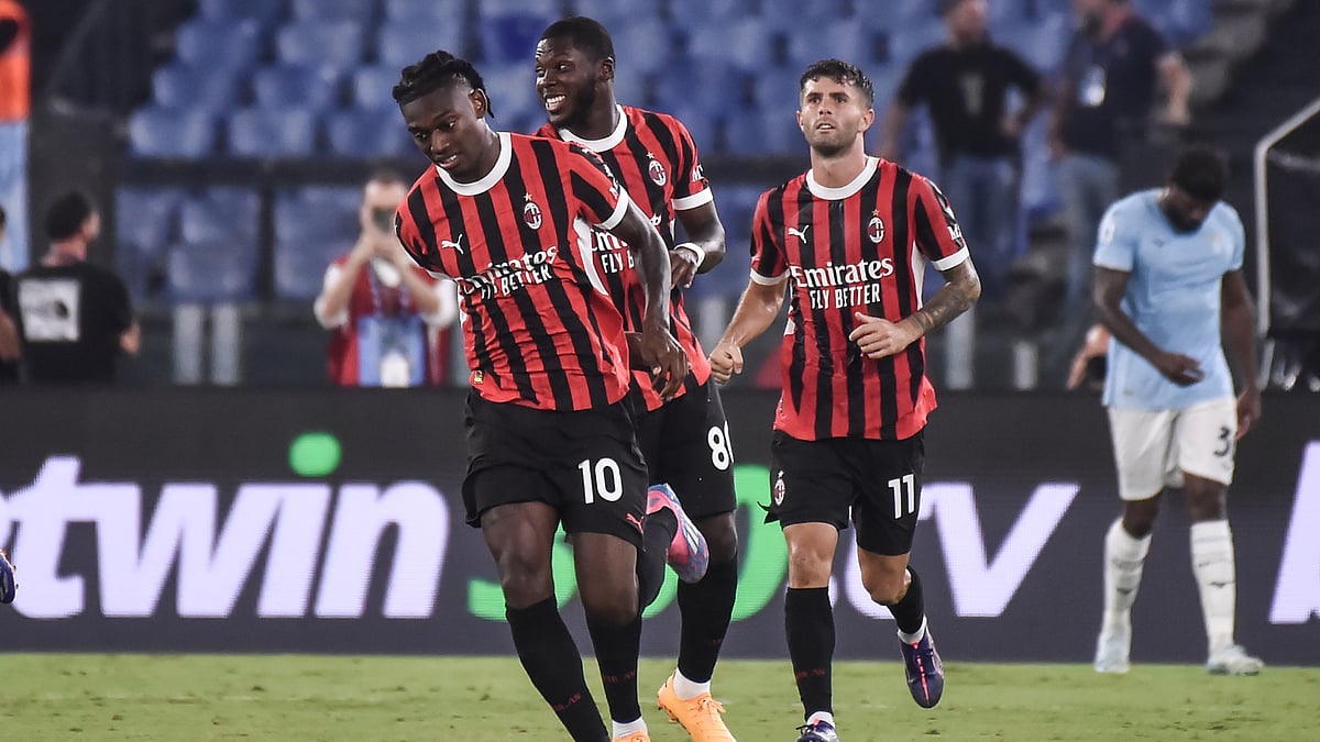 Rafael Leao celebrates his equaliser versus Lazio