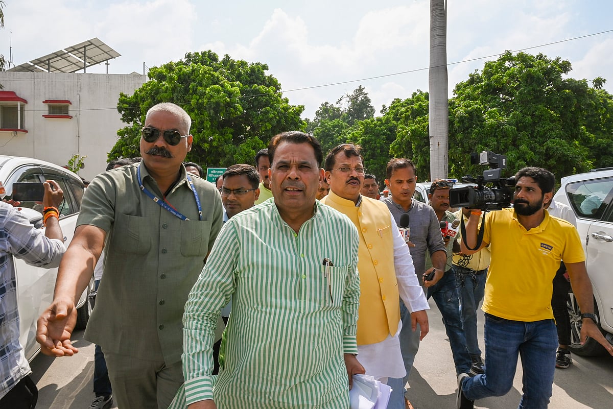 UP Minister Narendra Kashyap visited kin of victim in Ayodhya