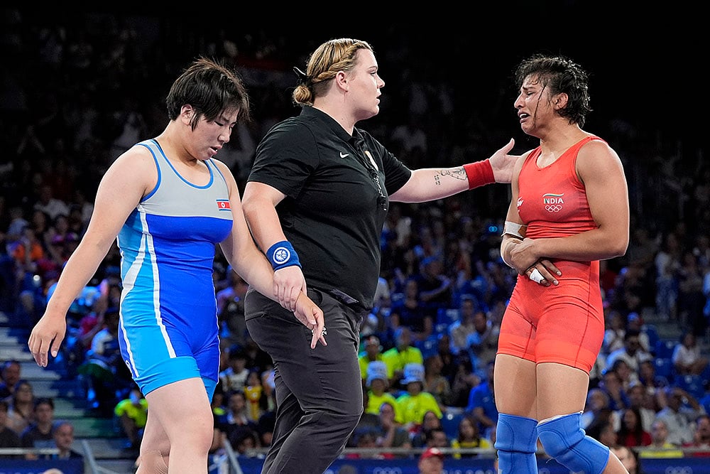 2024 Paris Olympic Games womens freestyle 68kg wrestling Nisha Dahiya vs Sol Gum Pak_2