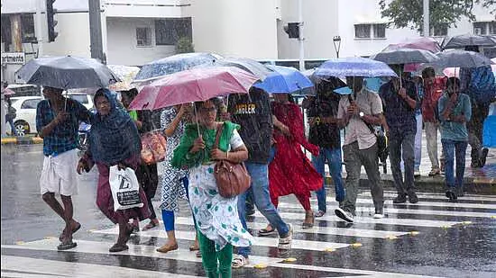 Kerala heavy rains schools closed
