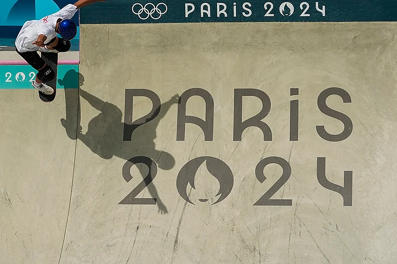 2024 Paris Summer Olympics Day 9 Photo Gallery_ Danny Leon performs during the mens skateboard park