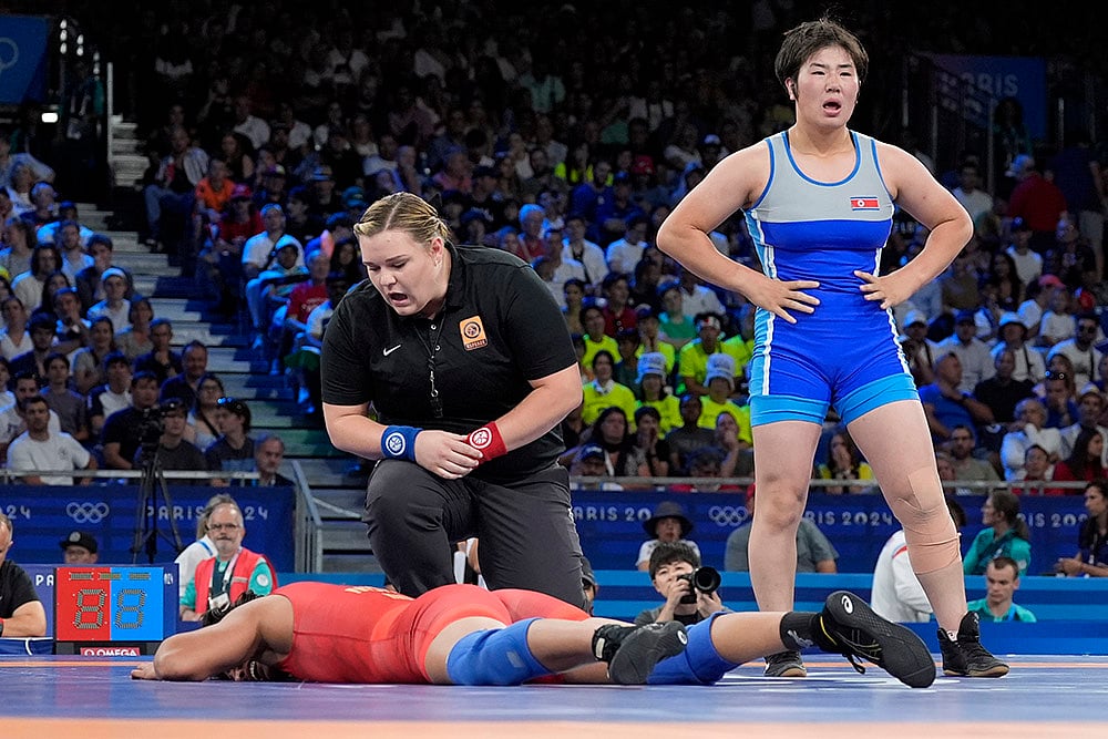 2024 Paris Olympic Games womens freestyle 68kg wrestling Nisha Dahiya vs Sol Gum Pak_8