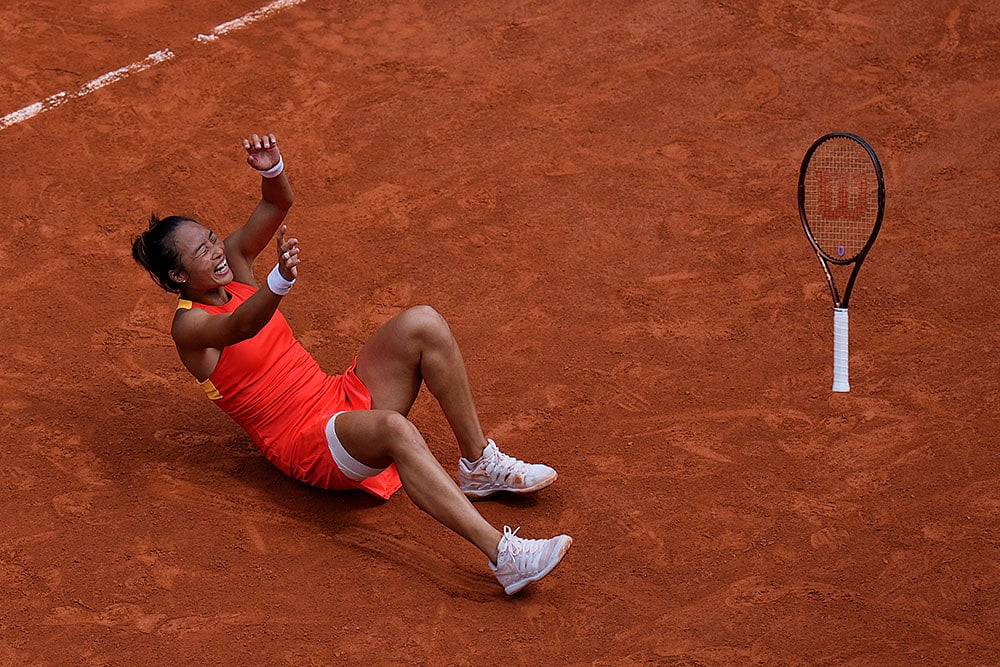 2024 Paris Summer Olympics Day 6 Photo Gallery_Zheng Qinwen celebrates after defeating Iga Swiatek