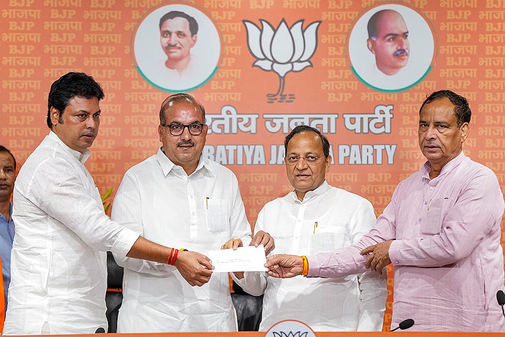 Biplab Kumar Deb,  Arun Singh (2R) with Haryana BJP Chief Mohan Lal and Sanjay Kablana