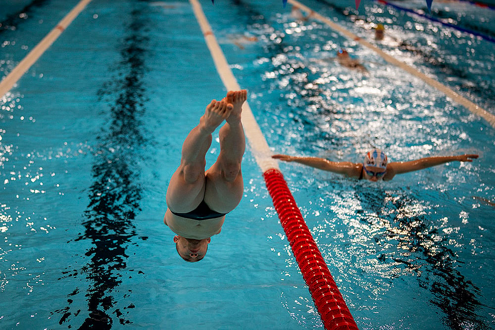 2024 Paris Paralympic Games Day 6 Best Photo_Guo Jincheng, of China, jumps into the pool 