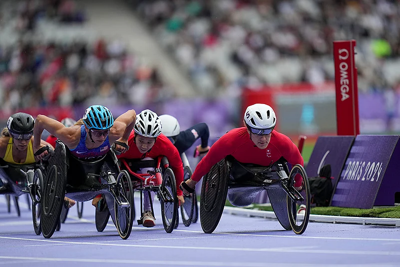 2024 Paris Paralympic Games Day 6 Best Photo_womens 1500 m. T54