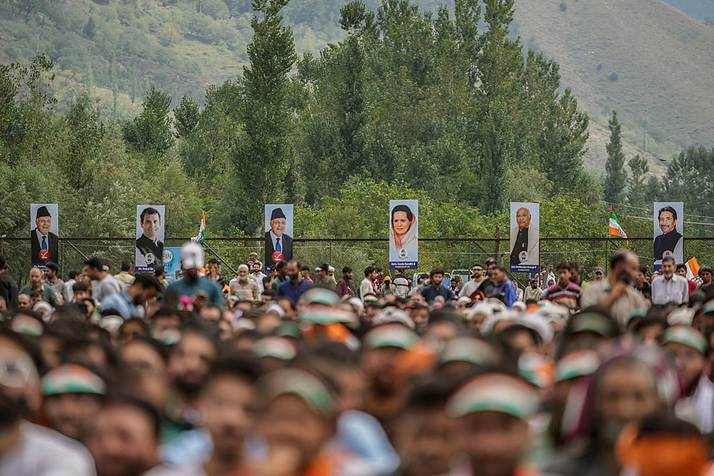 2024 J-K Assembly polls: Supporters during Congress party leader Rahul Gandhis rally