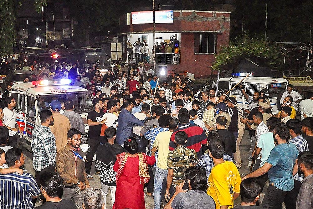 Clash in Surat