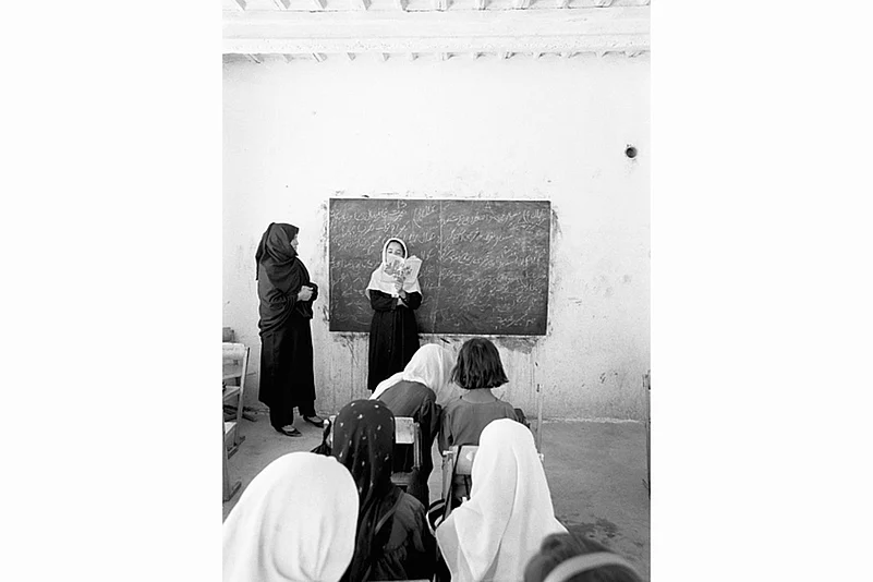 Afghan refugee children In a school