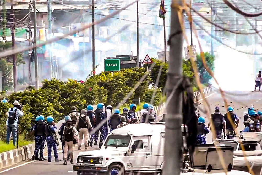 Manipur students clash with police