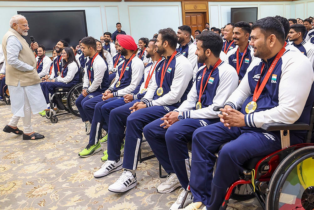 PM Narendra Modi meets Indias Paris Paralympics contingent_5