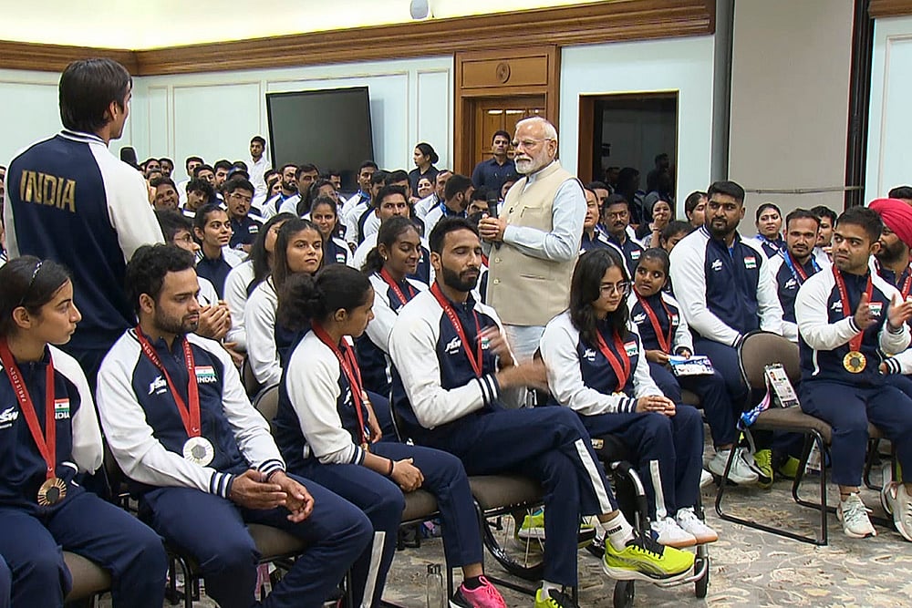 PM Narendra Modi meets Indias Paris Paralympics contingent_2