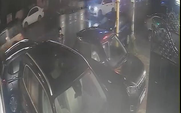 X/@ag_Journalist : CCTV footage outside the gym in Delhi