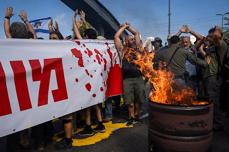 Israel Palestinians_Protest demanding hostages release in Tel Aviv_2