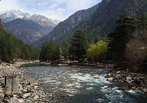 A scenic view of the Parvati Valley of the Great Himalayan Range in Kasol, Himachal Pradesh