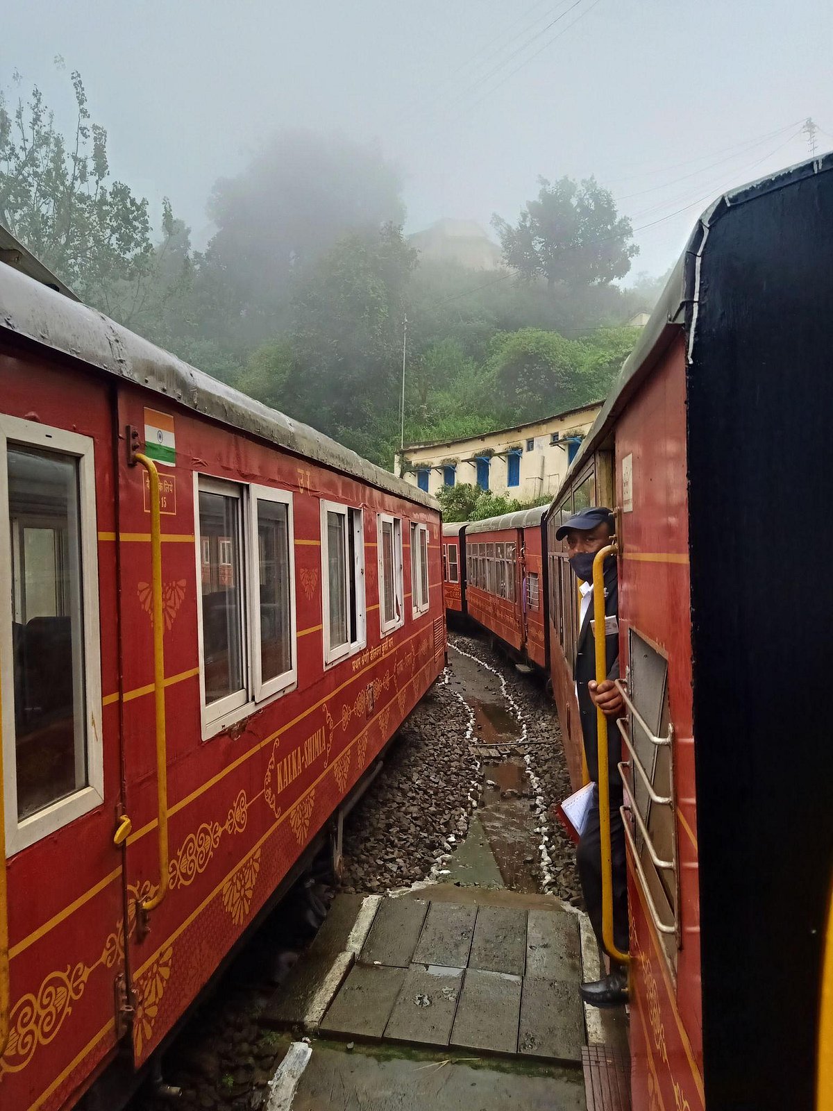Kalka-Shimla toy train in action!