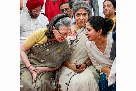Sonia Gandhi with Seema Chishti and daughter Akhila Yechury