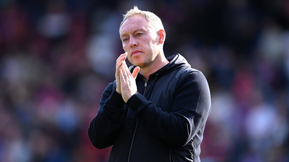 Steve Cooper applauds the travelling Leicester fans after their 2-2 draw with Crystal Palace