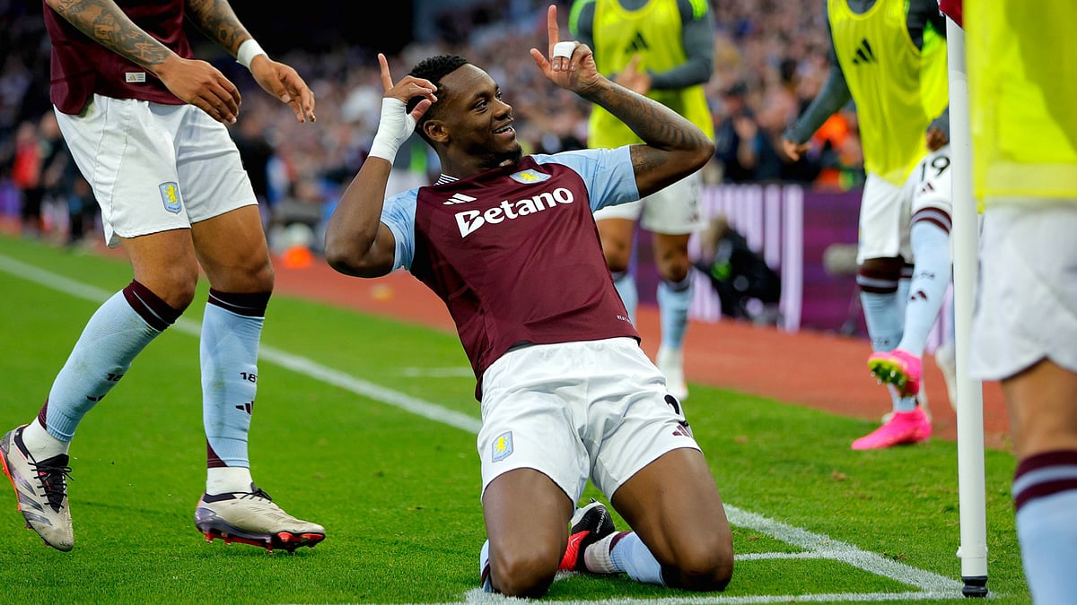 Jhon Duran celebrates scoring the winner for Aston Villa against Everton - null